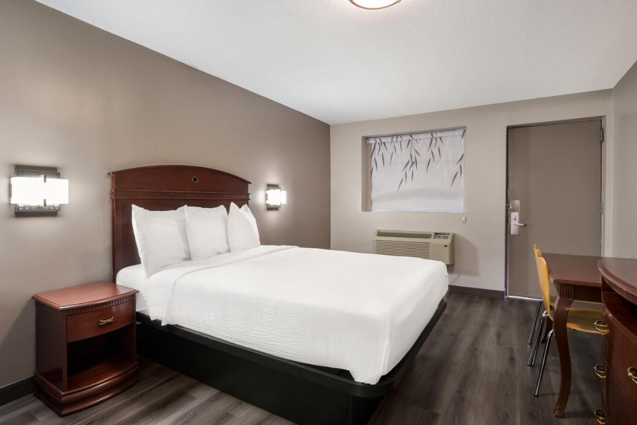 Red Carpet Inn Едисън Екстериор снимка