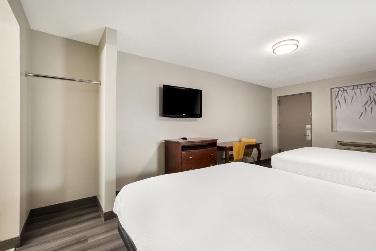 Red Carpet Inn Едисън Екстериор снимка