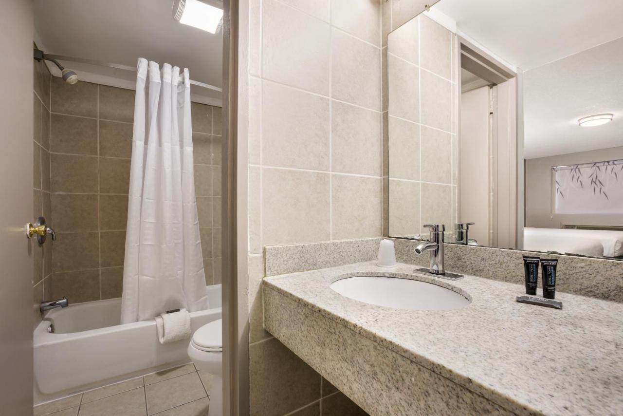 Red Carpet Inn Едисън Екстериор снимка