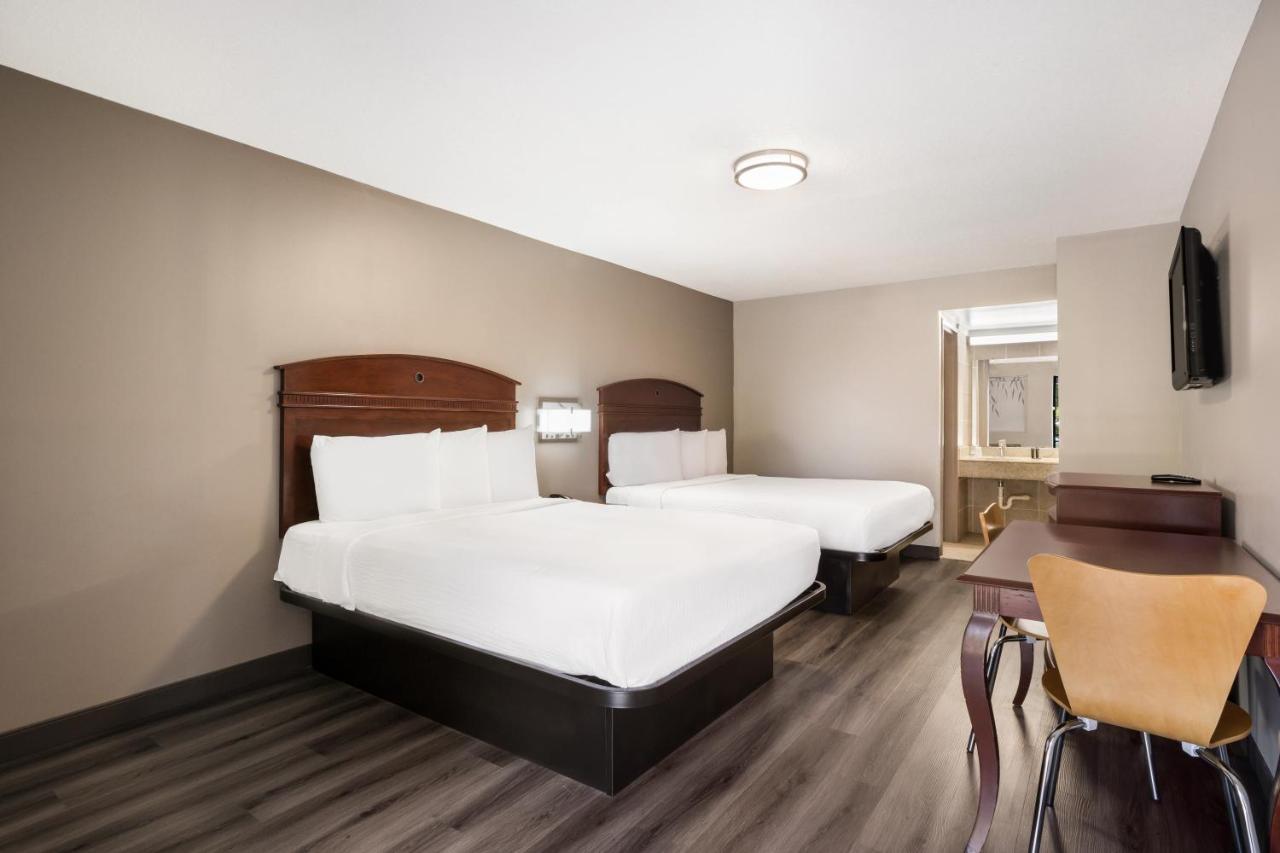 Red Carpet Inn Едисън Екстериор снимка